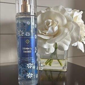 Denim & Daisies Fragrance Mist by Bath & Body Works